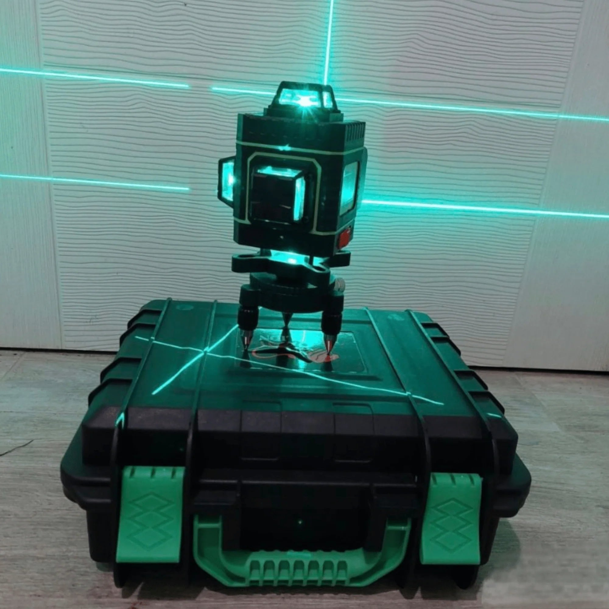 🎯 MALELION 4D Laser s 16 Linija – Savršena Preciznost za Svaki Projekat