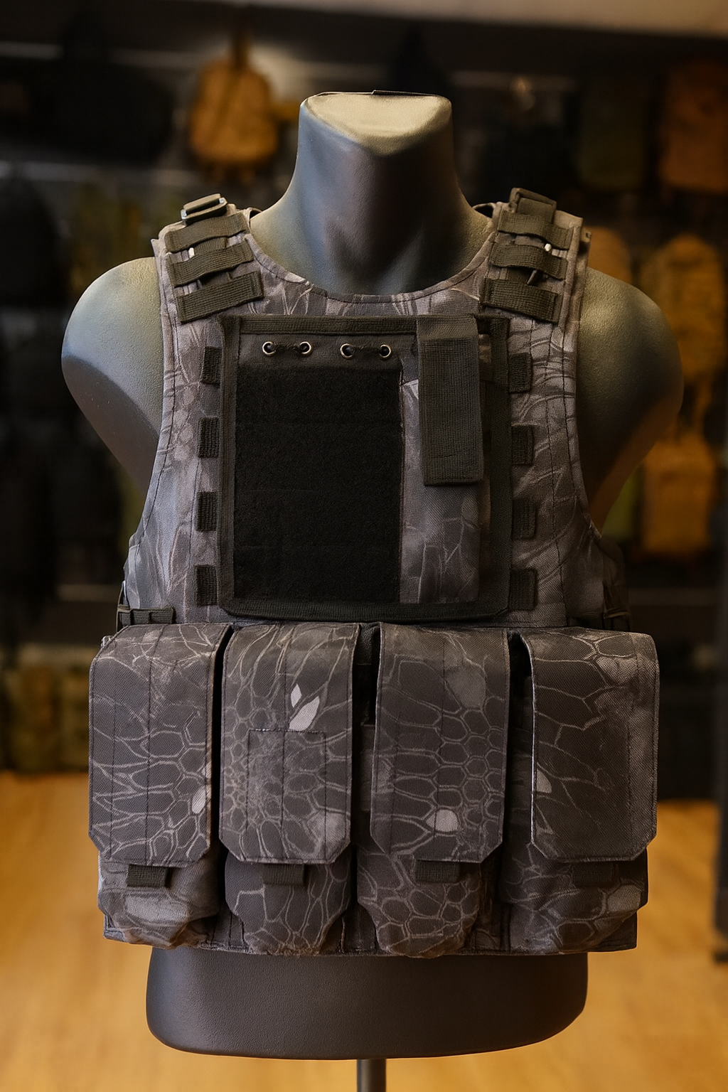 TAKTIČKI JURIŠNI PRSLUK – PROFESIONALNA OPREMA ZA OUTDOOR AKTIVNOSTI