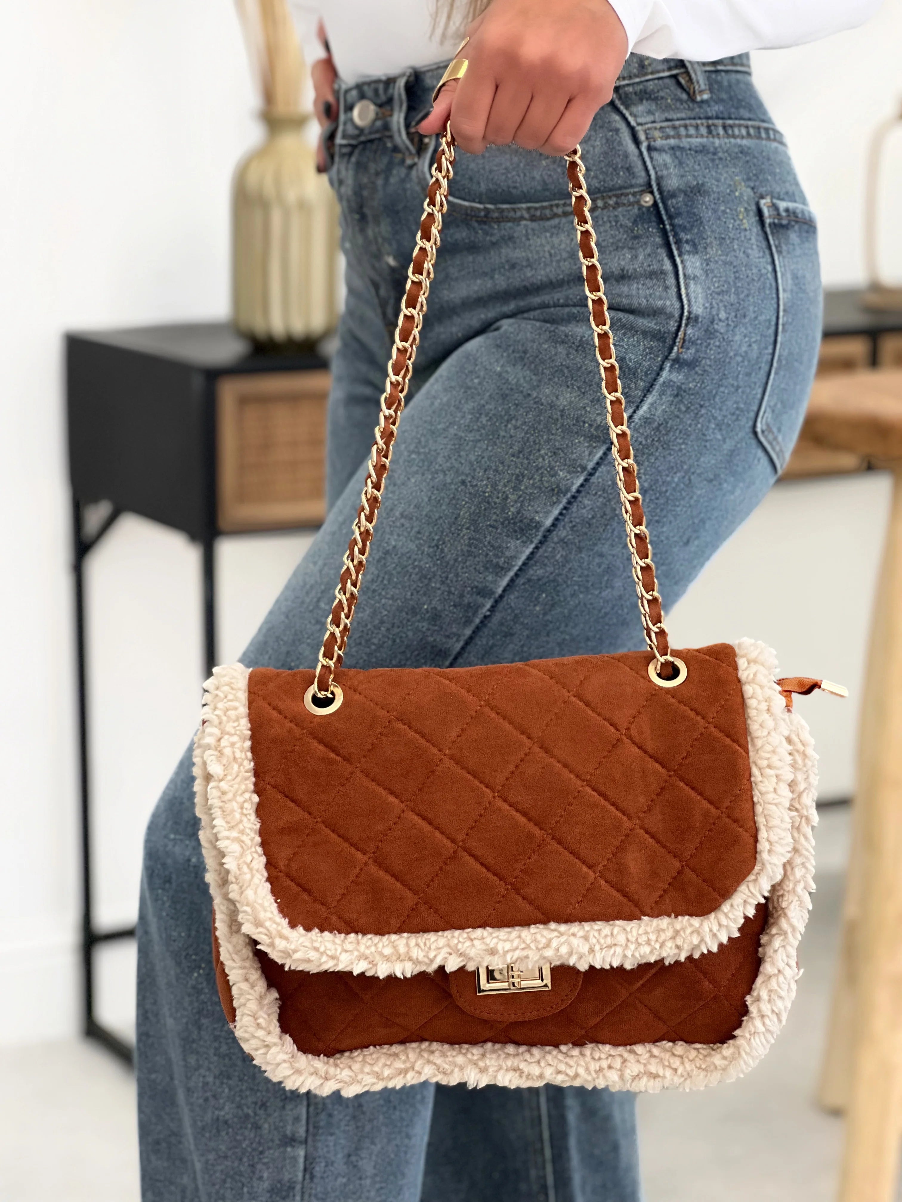 ŽENSKA TORBICA – STIL KOJI GOVORI UMJESTO TEBE