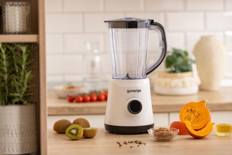 BLENDER 500W – JEDNOSTAVNO, PRAKTIČNO I UVIJEK SPREMNO ZA UPOTREBU!