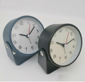 ⏰ VINTAGE TIHI STOLNI SAT SA KLATNOM – ELEGANCIJA KOJA PRIVLAČI POGLEDE!