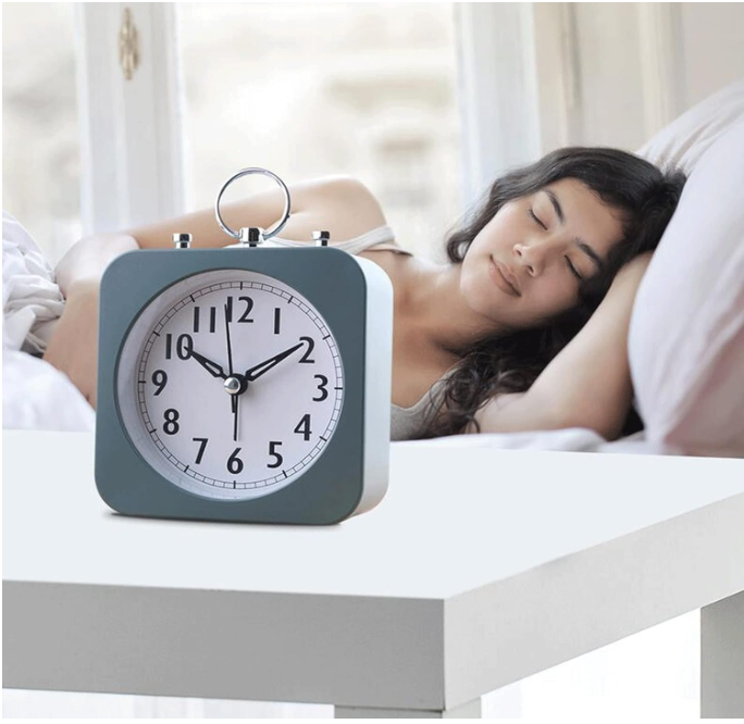 ⏰ TIHI KVADRATNI ALARM SAT – PRAKTIČAN, MODERAN I UVIJEK TAČAN!