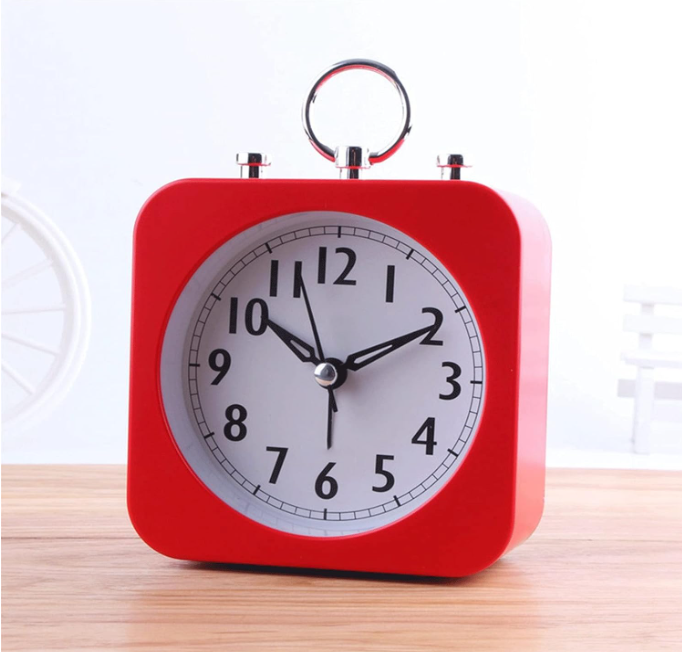 ⏰ TIHI KVADRATNI ALARM SAT – PRAKTIČAN, MODERAN I UVIJEK TAČAN!