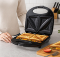 🥪🔥 ELEKTRIČNI TOSTER ZA SENDVIČE – SNACKWICH GRILL SA NEPRIJANJAJUĆIM PLOČAMA, POSUDOM ZA MASNOĆU I BRZIM ZAGRIJAVANJEM!