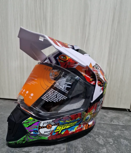 🏍️🔥 CROSS KACIGA ZA MOTOR SA INTEGRISANIM NAOČARIMA – VELIČINA XL 🔥🏍️