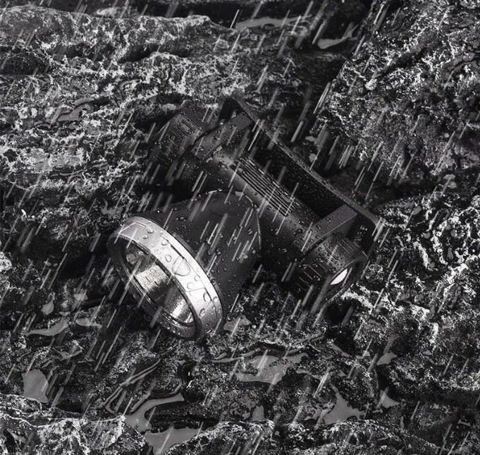 🔦 MULTIFUNKCIONALNA LED NAGLAVNA LAMPA – SNAŽNA, VODOOTPORNA, PODESIVA!