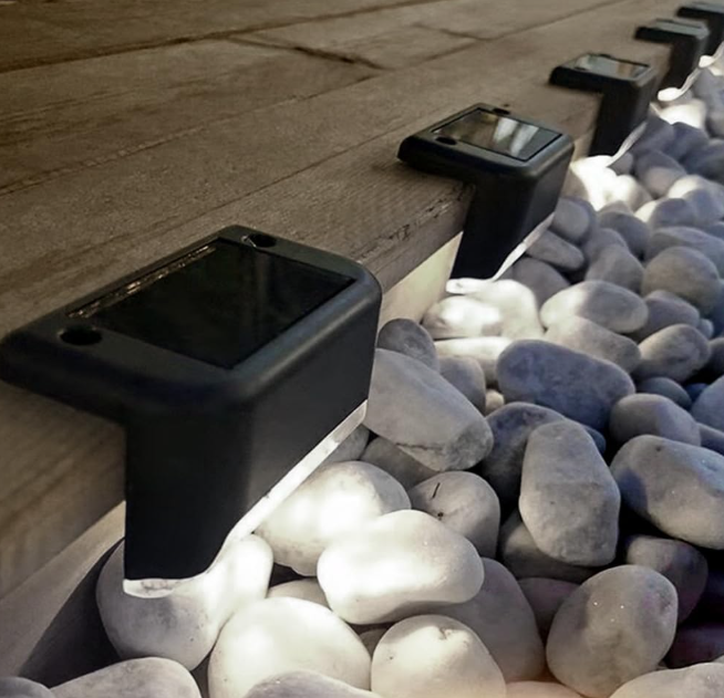 🌞 SOLARNE LED LAMPE ZA DVORIŠTE (SET 4 KOM) – AUTOMATSKA RASVJETA BEZ RAČUNA ZA STRUJU!