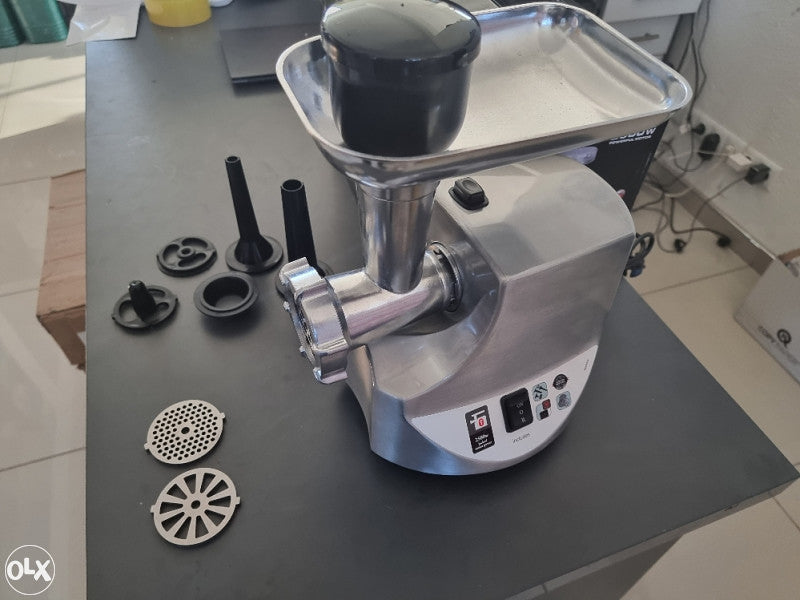🥩🔥 MAŠINA ZA MLJEVENJE MESA & IZRADU KOBASICA – 2500W | INOX | AKCIJA 🇨🇭