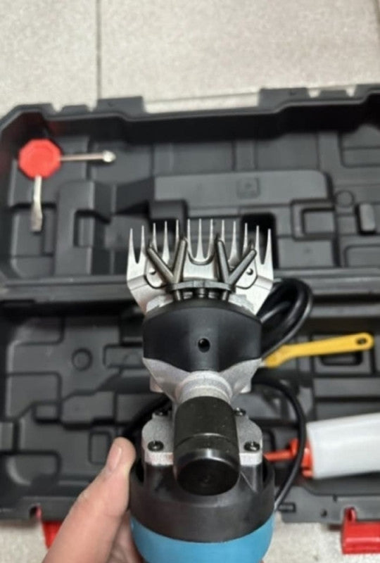 MAKITA Mašina za Šišanje Ovaca 2800W – Brutalna snaga, precizno šišanje!