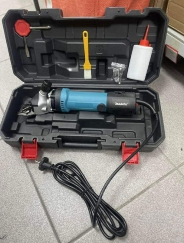 MAKITA Mašina za Šišanje Ovaca 2800W – Brutalna snaga, precizno šišanje!