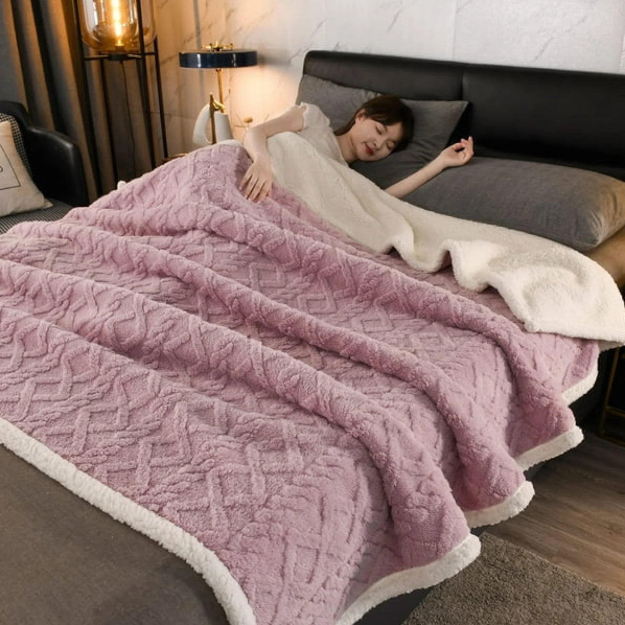 Luksuzna Plišana Deka s Krznom – Udobnost, Elegancija i Toplina u Svakom Dodu