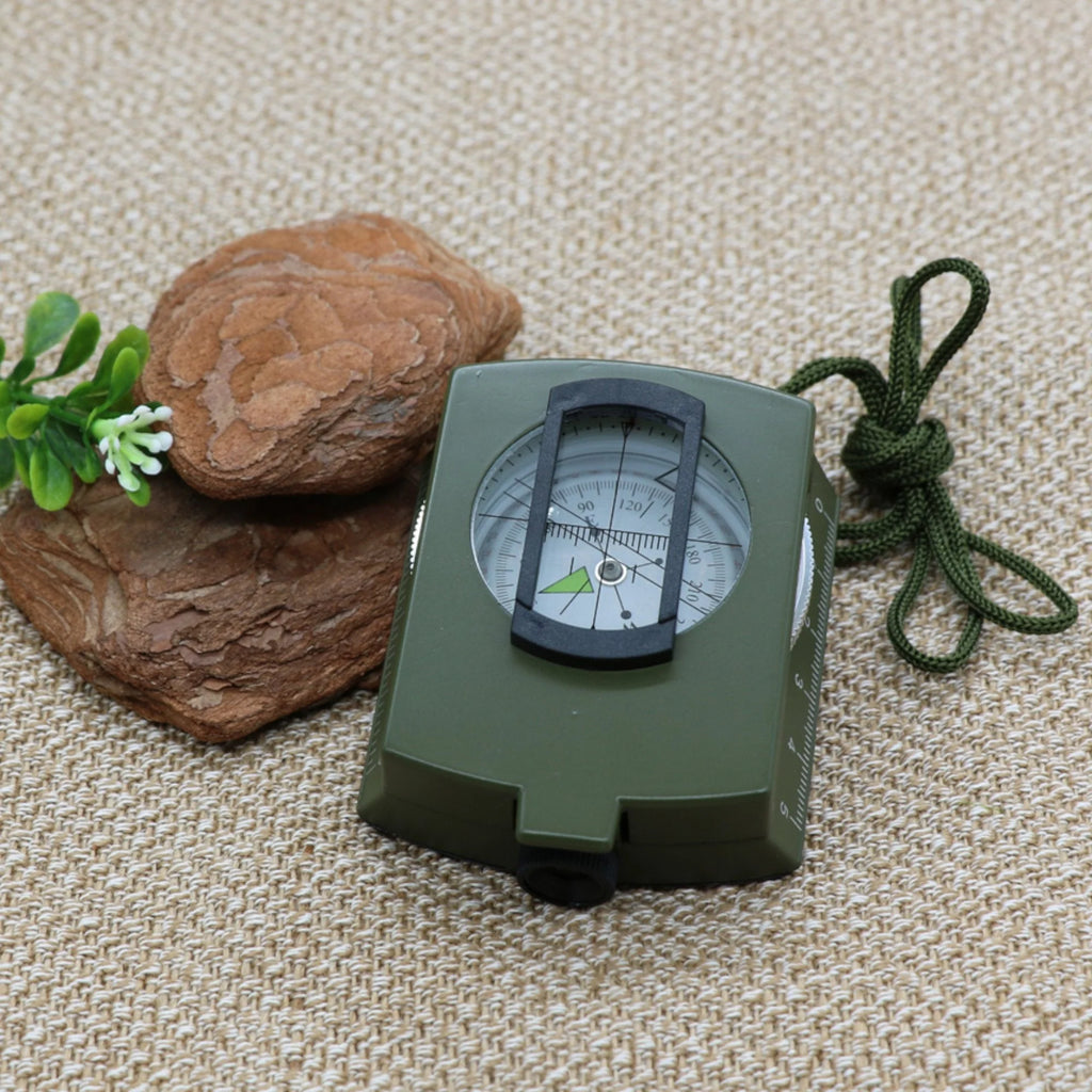 Vojni Kompas – Preciznost i Pouzdanost za Svaku Avanturu