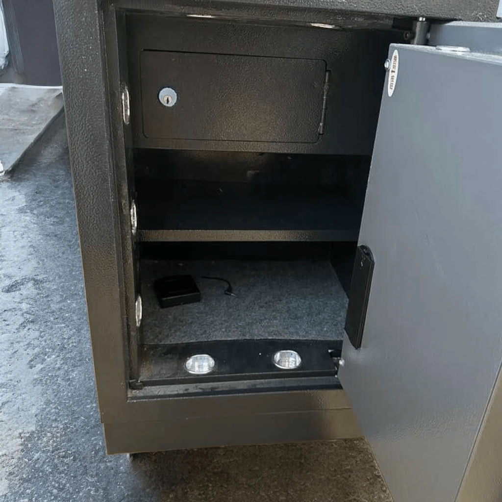 🔒 Vatrootporni Sigurnosni Sef – Nepokolebljiva Zaštita za Vašu Imovinu